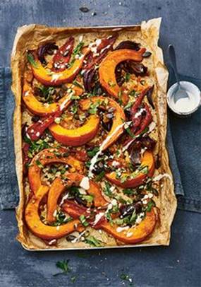 Krbis vom Blech mit Tahinisoe  Julia Hoersch,Hamburg / Graefe und Unzer-Verlag, Mnchen