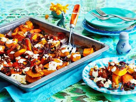 Krbisgemse vom Blech mit Feta und Hack Rezept | LECKER