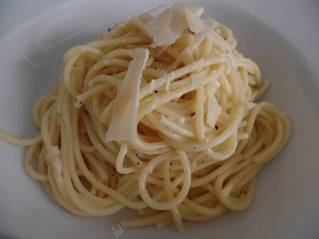 Spaghetti mit Parmesan - Rezept mit Bild - kochbar.de